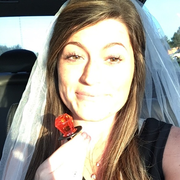 Meet your Posher, Suzanne - Picture 4 of 4